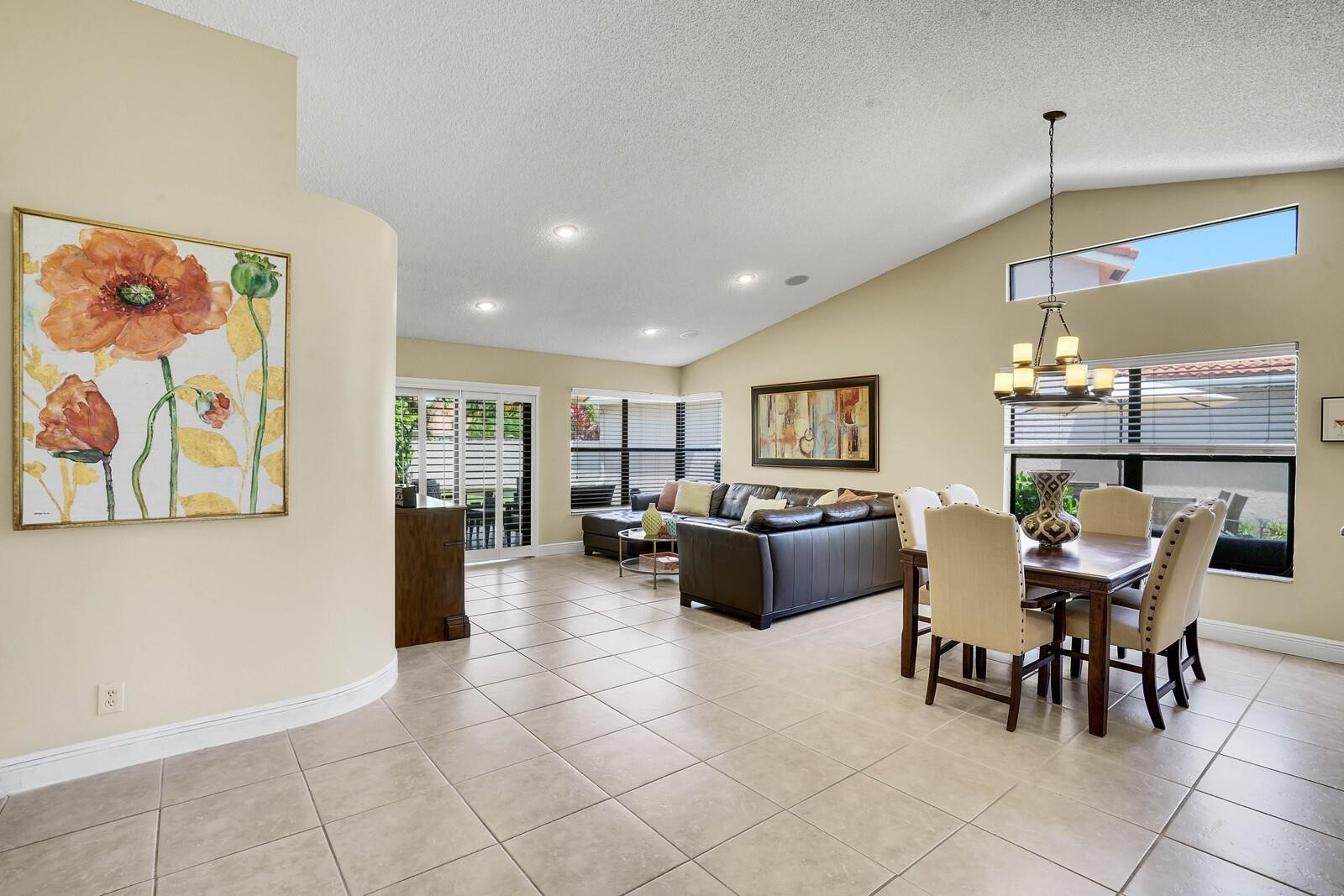 10552 Santa Laguna Dr