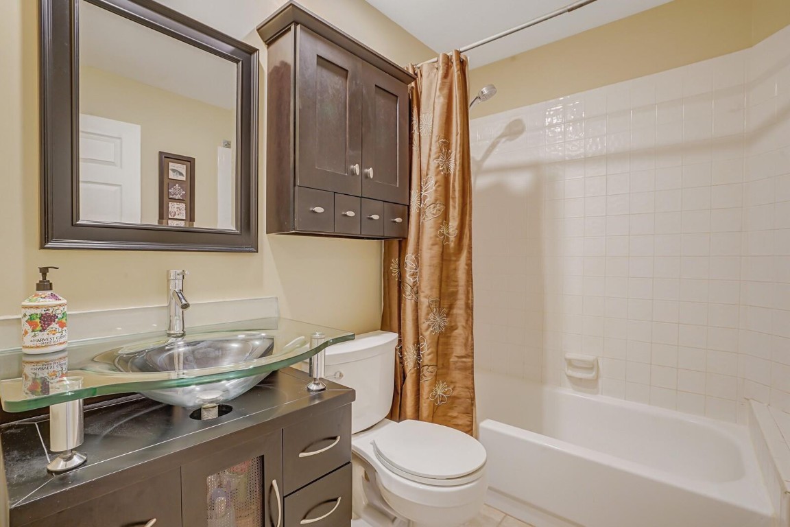 10552 Santa Laguna Dr