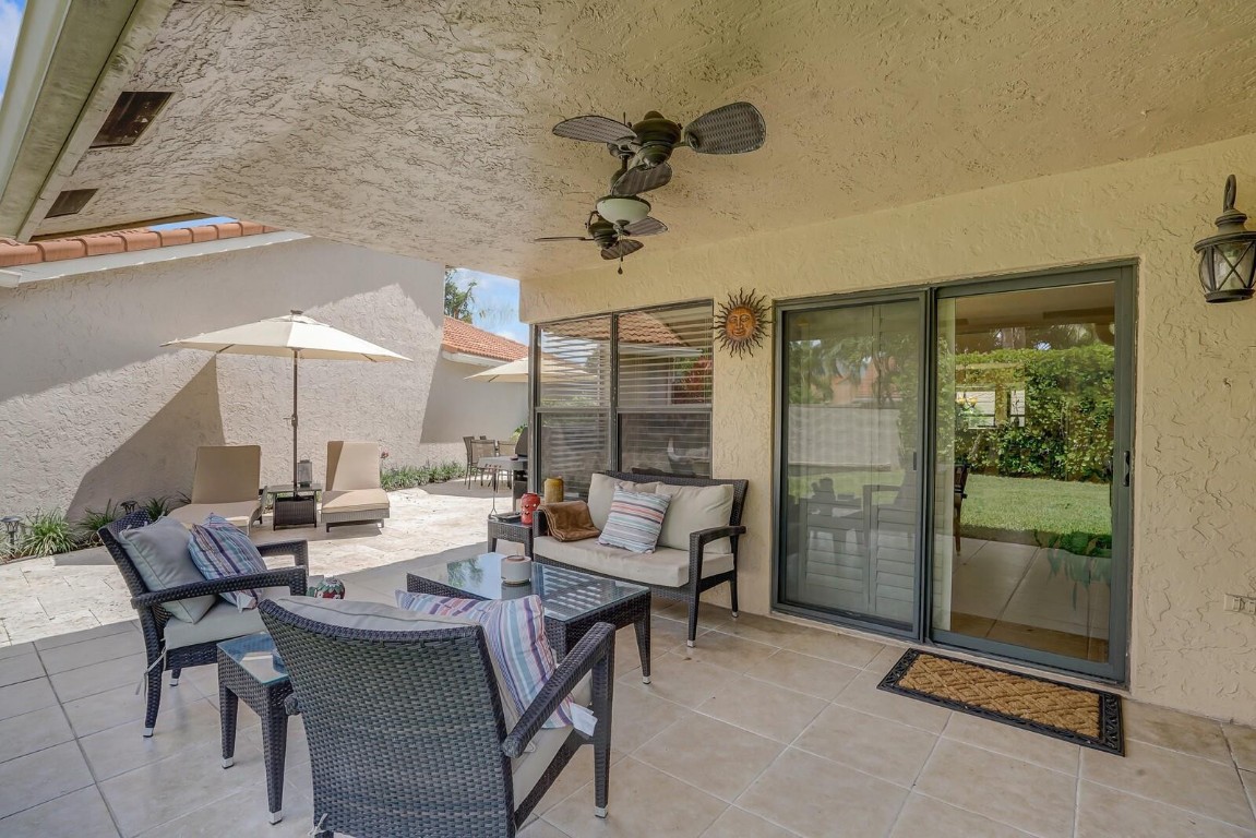 10552 Santa Laguna Dr