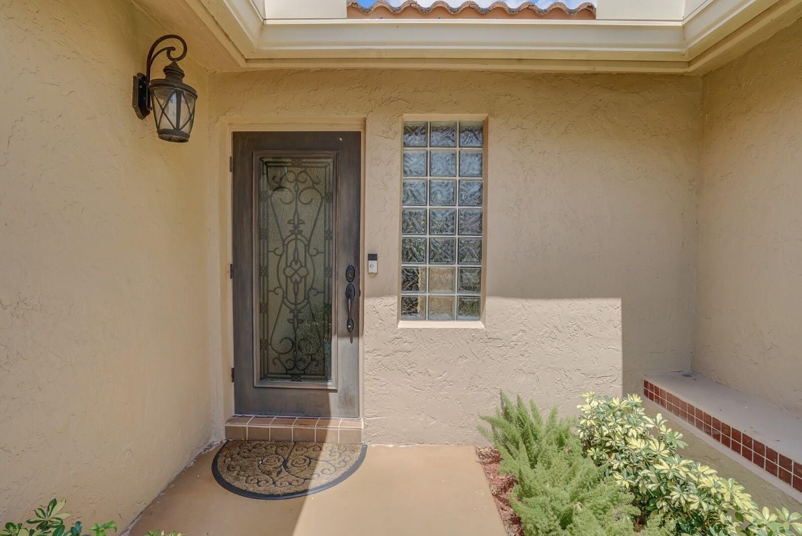 10552 Santa Laguna Dr