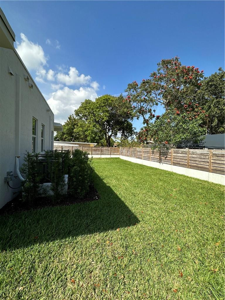 1305 N 58 AVE A