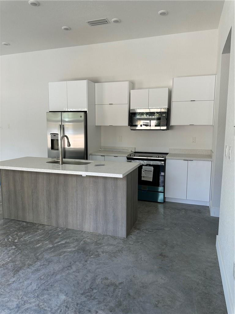 1305 N 58 AVE A