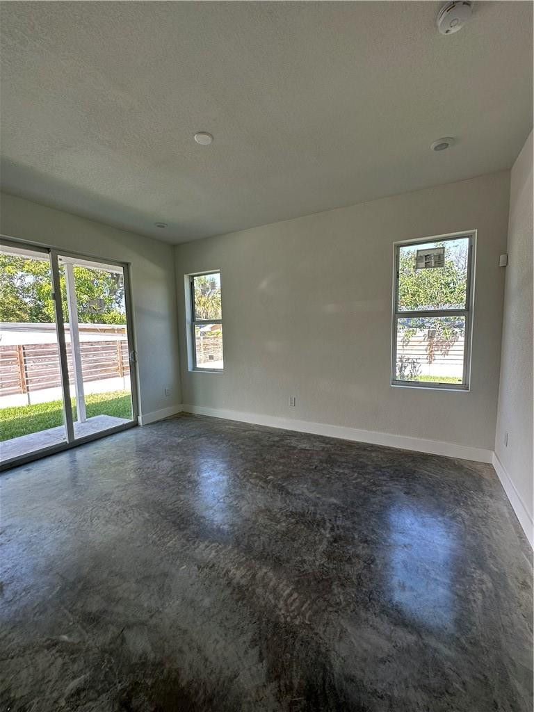 1305 N 58 AVE A