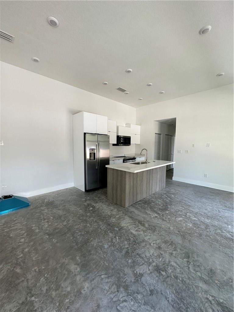 1305 N 58 AVE A