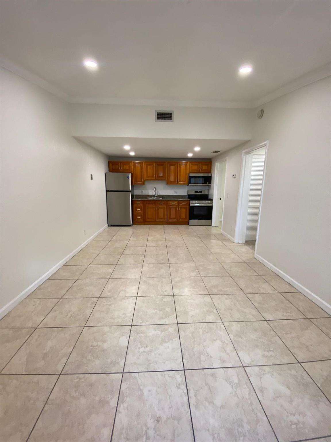 7224 Southgate Blvd