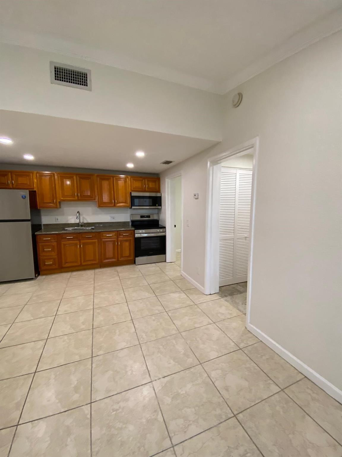 7224 Southgate Blvd