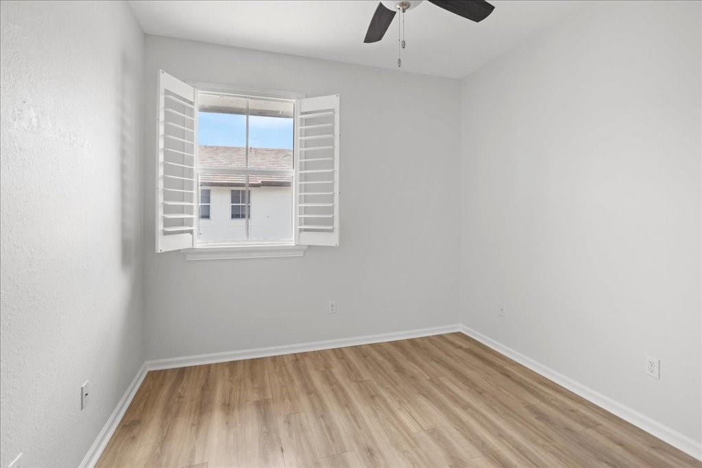 4742 Sierra Ln