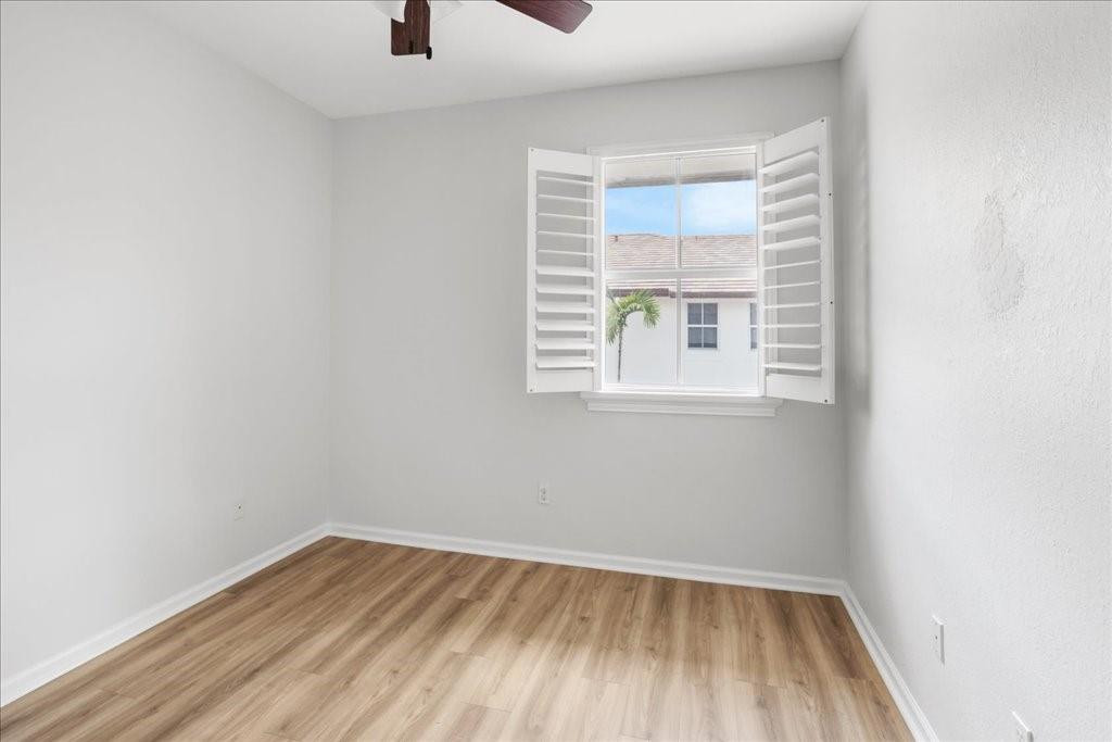 4742 Sierra Ln