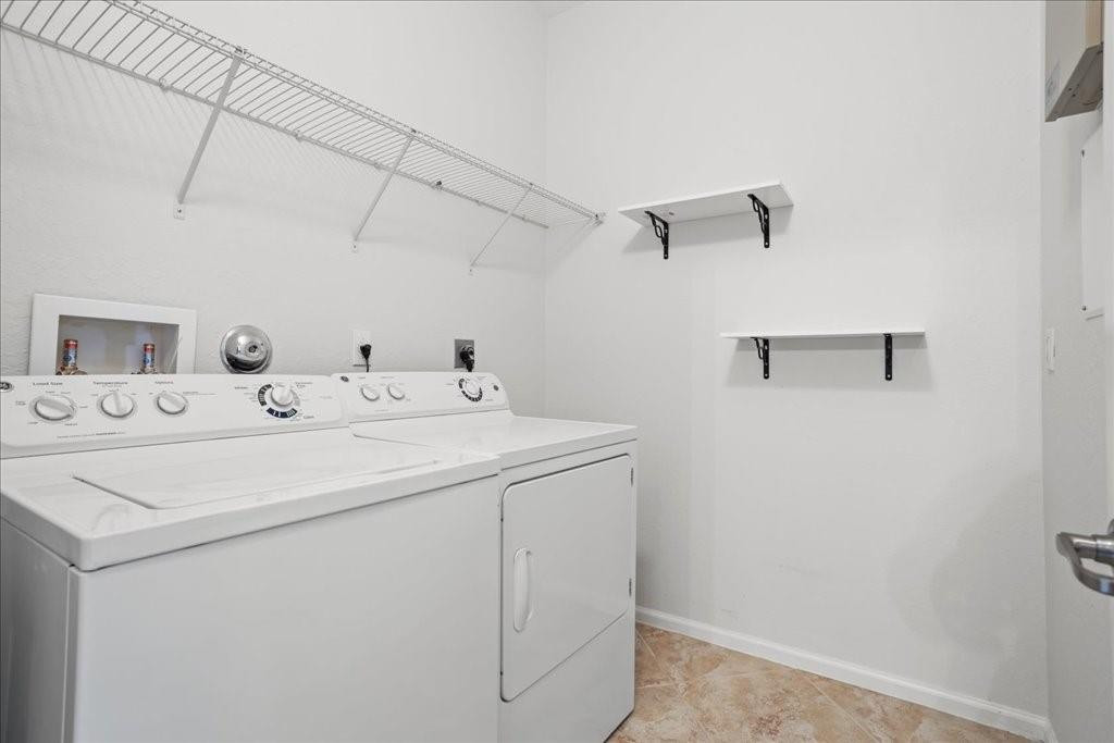 4742 Sierra Ln
