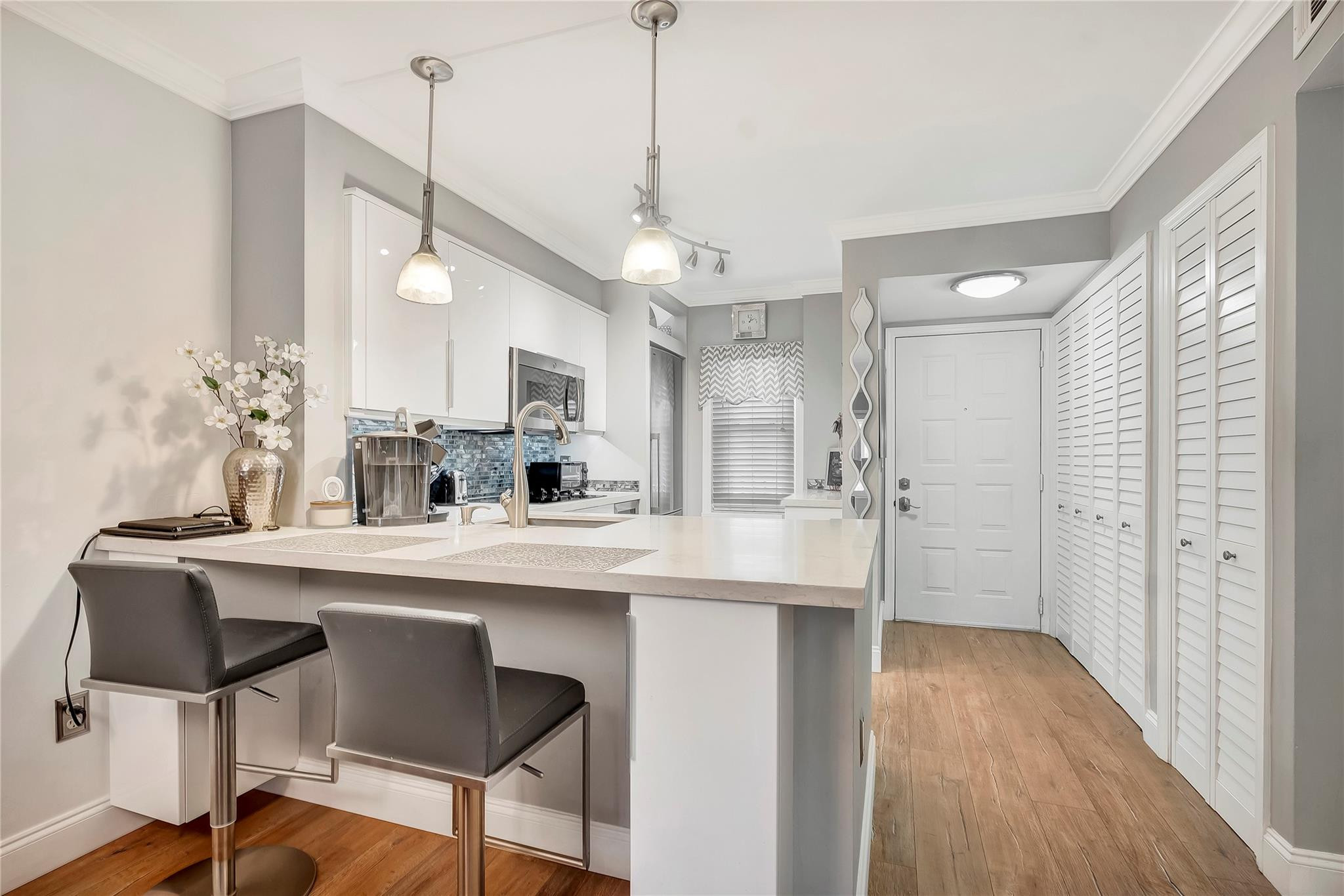 2236 N CYPRESS BEND DRIVE 206