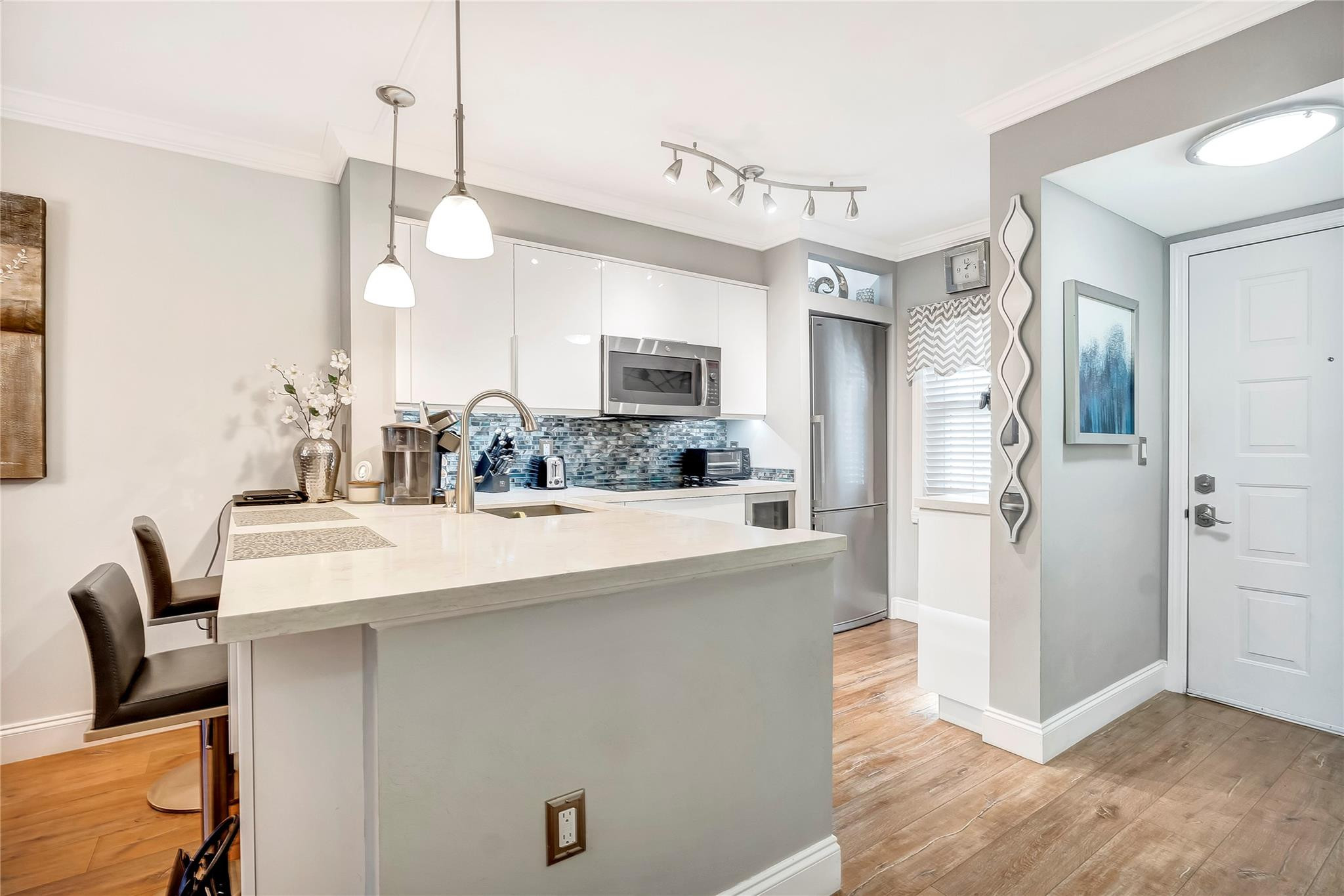 2236 N CYPRESS BEND DRIVE 206