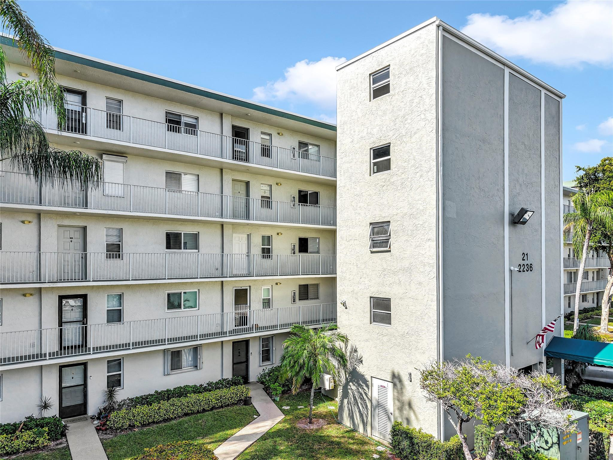 2236 N CYPRESS BEND DRIVE 206