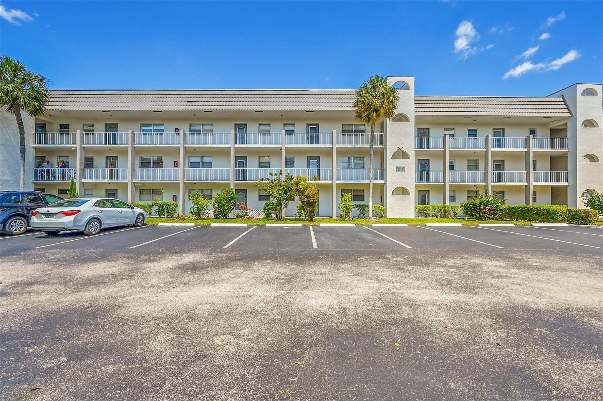 8110 Lakes Blvd 202