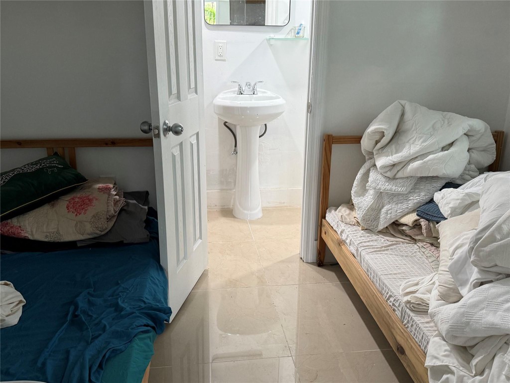 1817 CLEVELAND STREET B