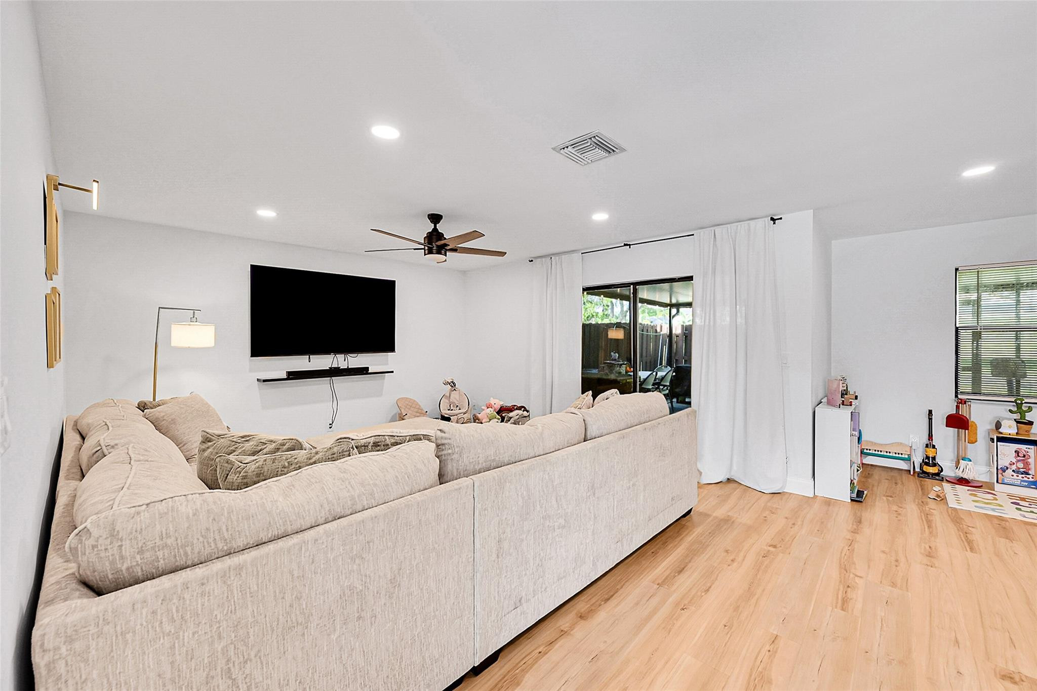 16419 Strawberry Way