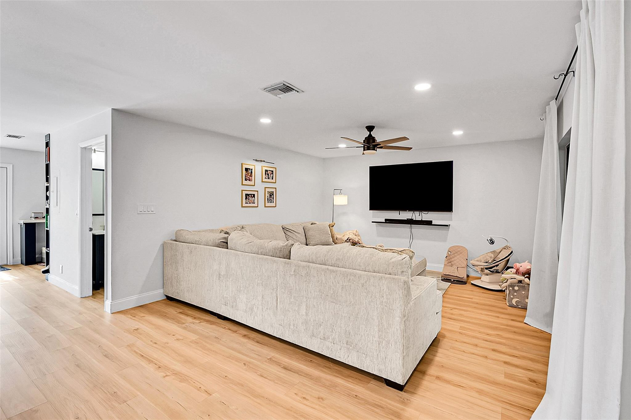 16419 Strawberry Way