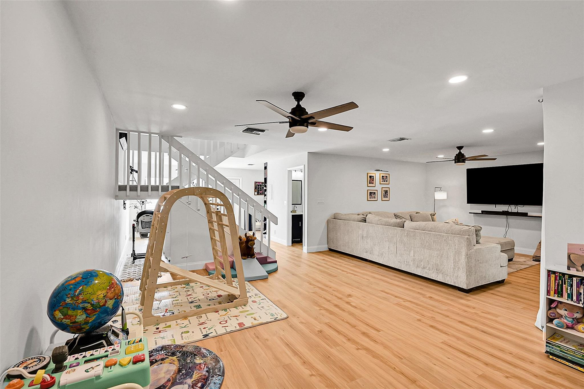 16419 Strawberry Way