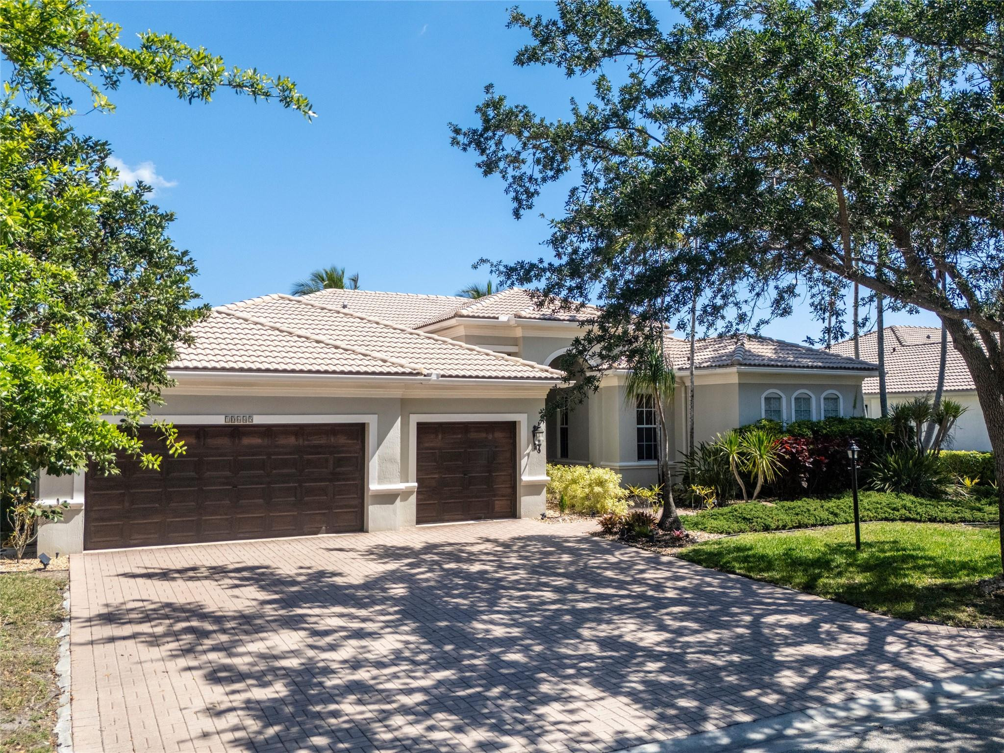 10645 NW 69th Pl