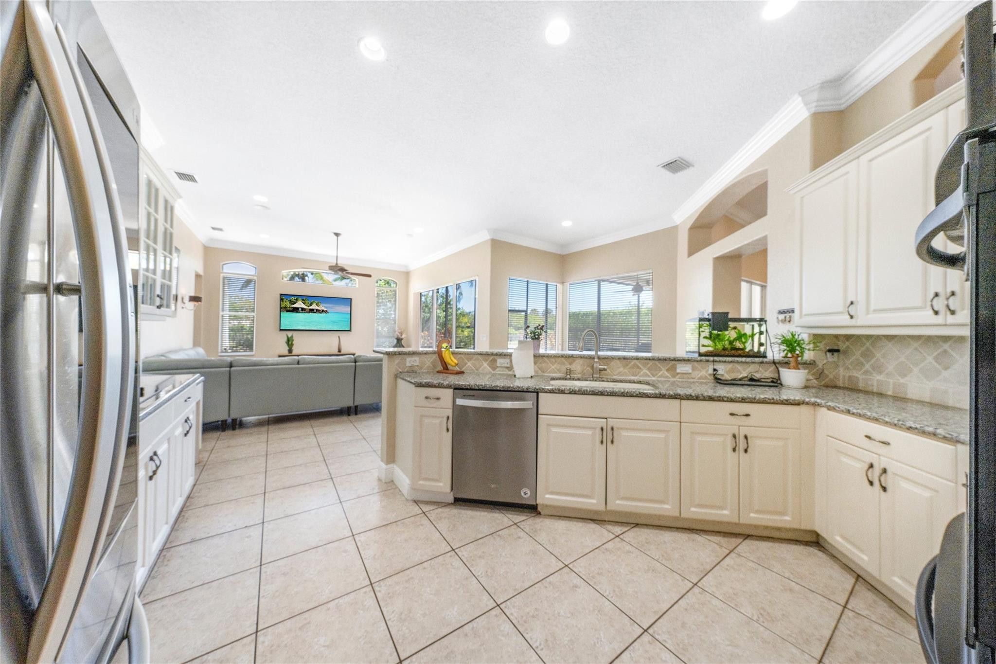 10645 NW 69th Pl