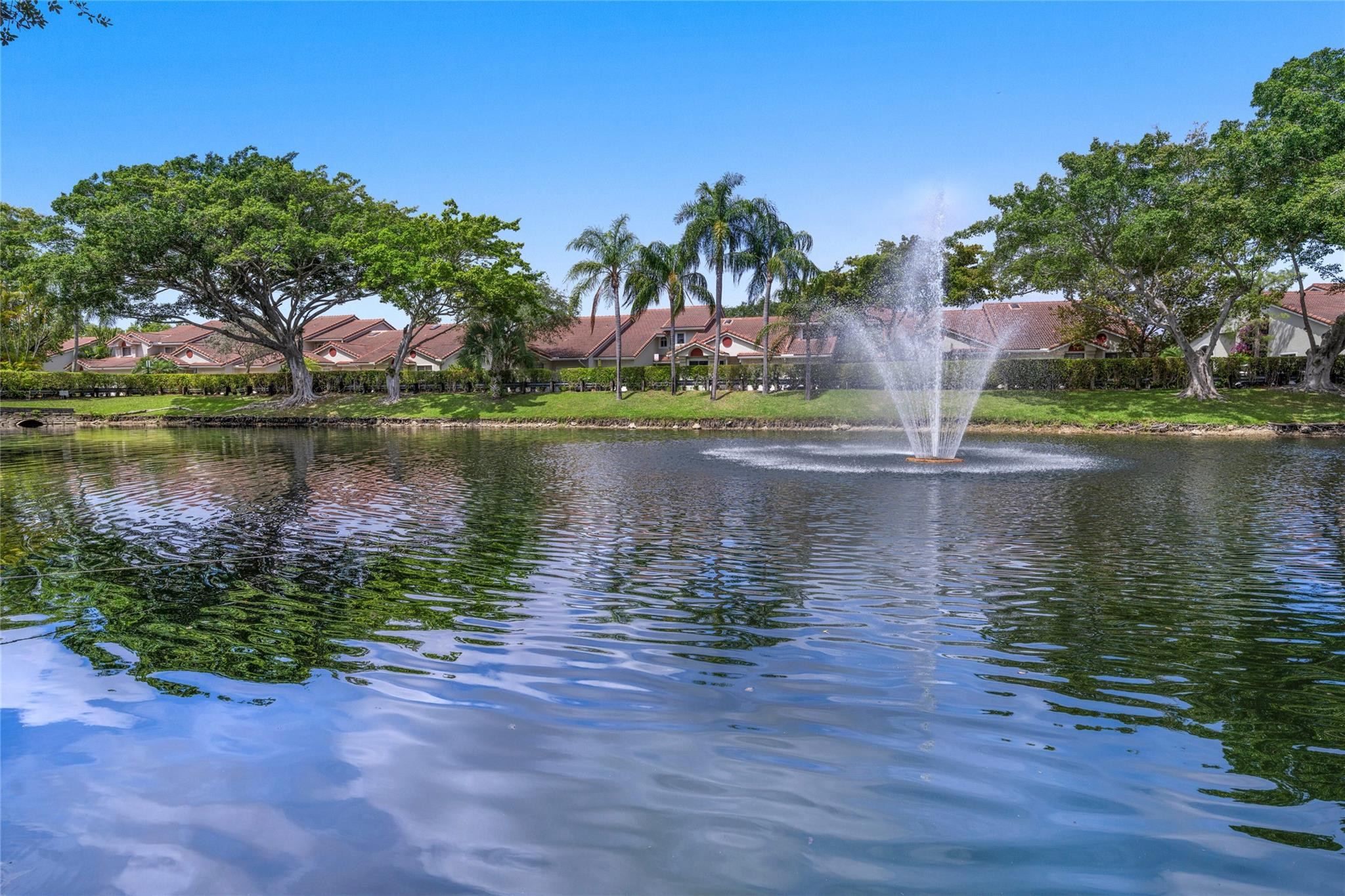 7362 Pinewalk Dr 7362