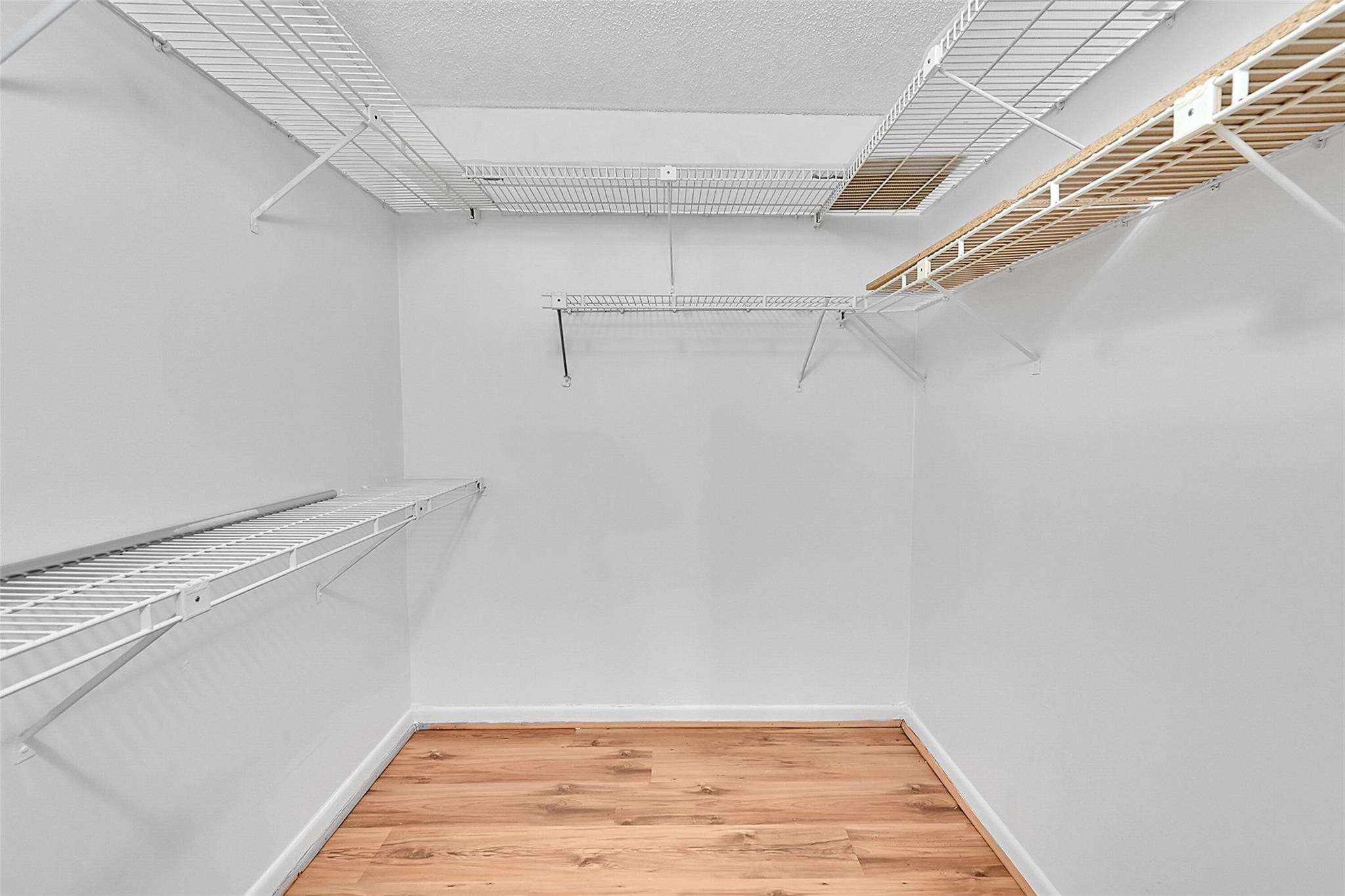 4701 Martinique Dr K1