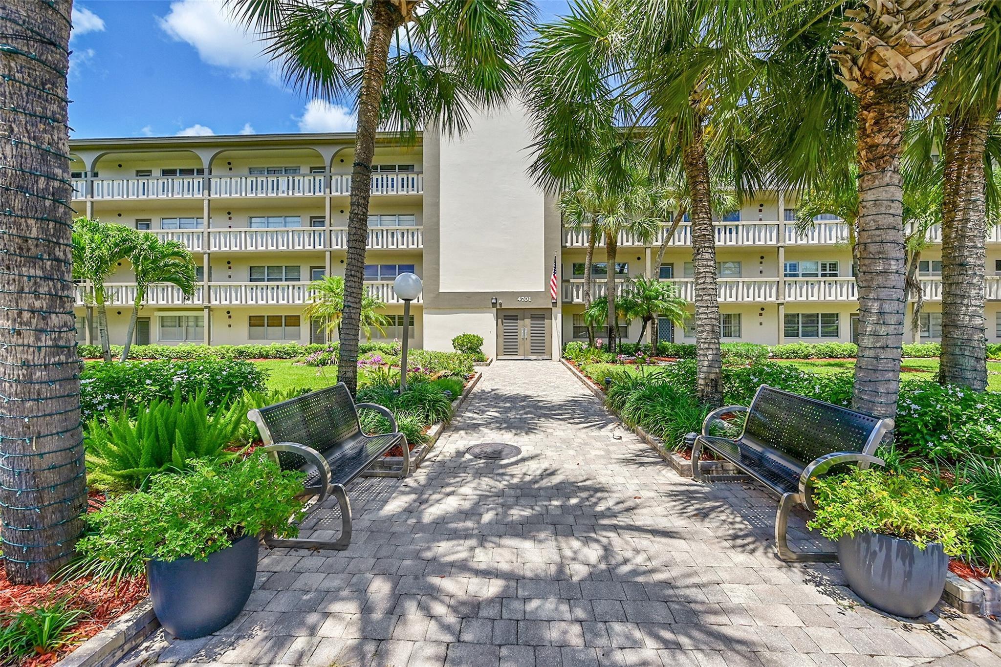 4701 Martinique Dr K1