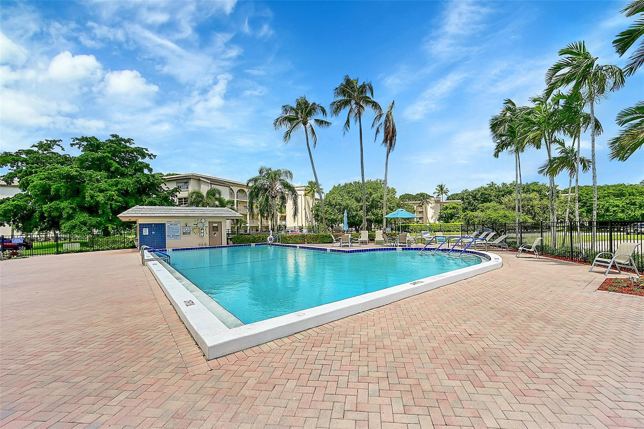 4701 Martinique Dr K1