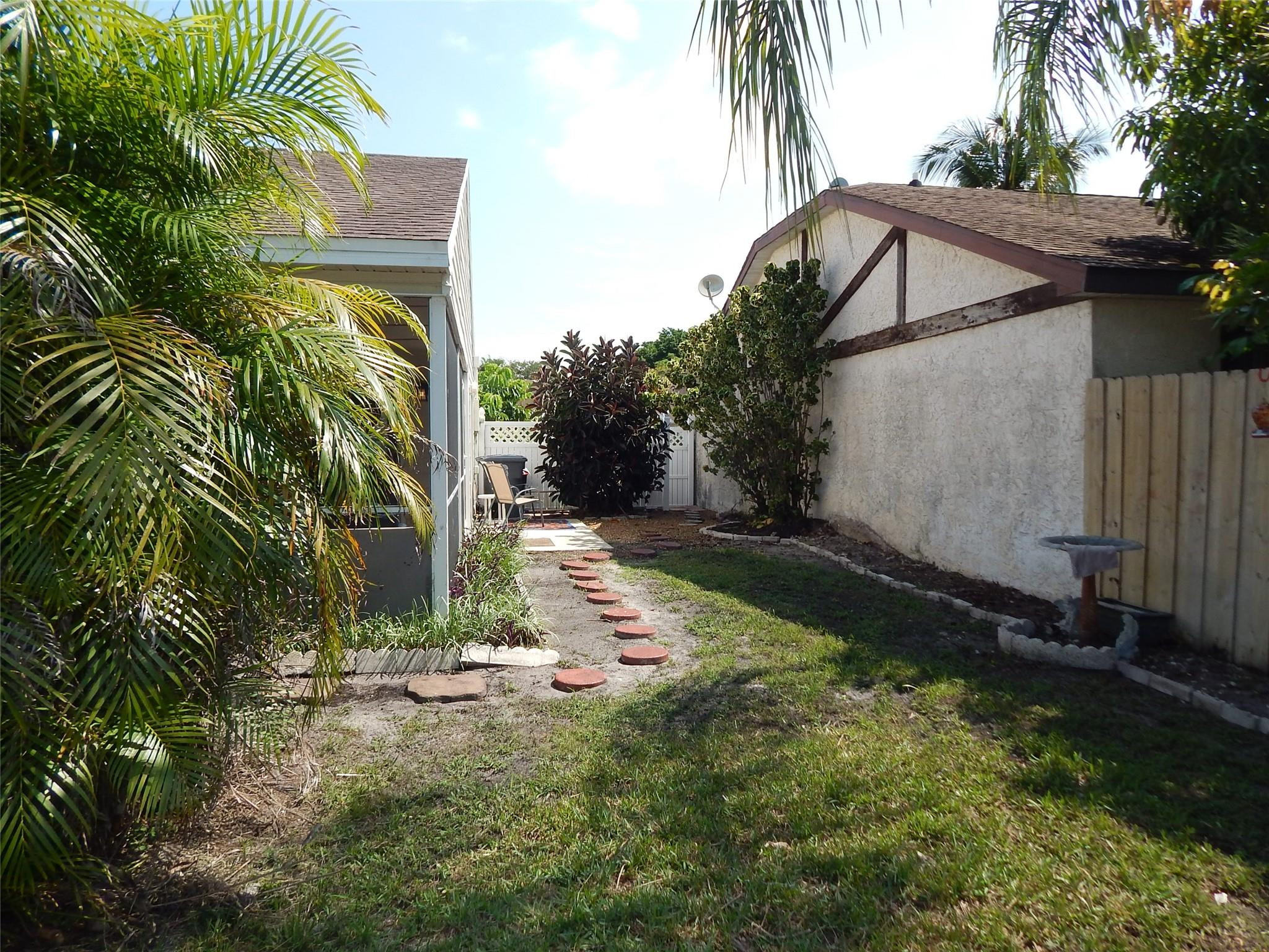 11203 S Terradas Ln
