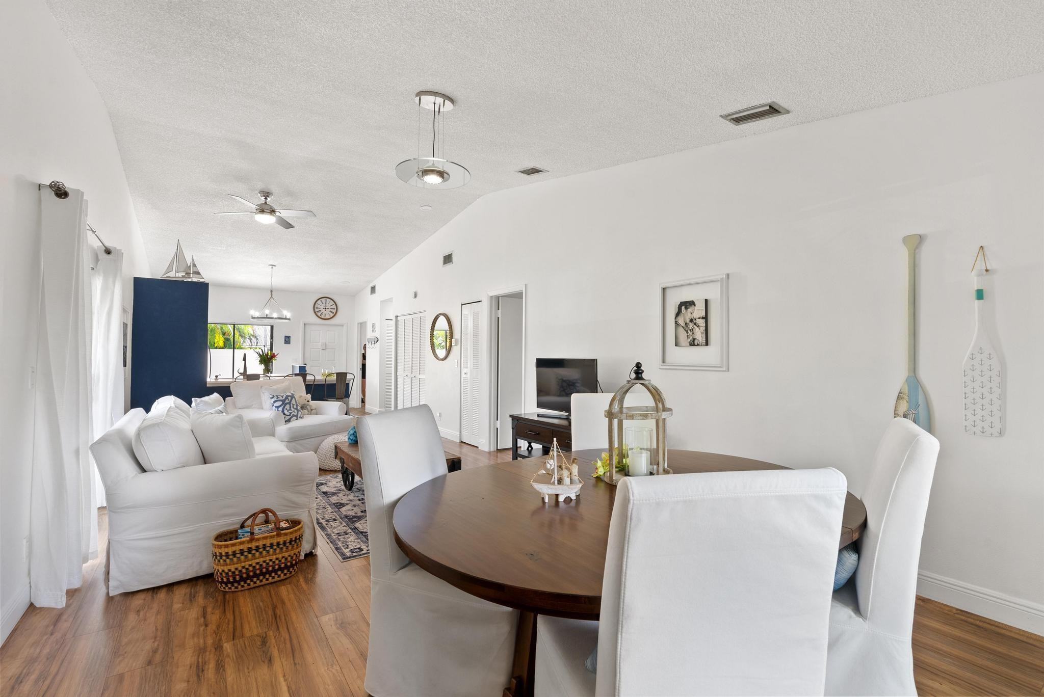 6785 Bridlewood Ct 6785