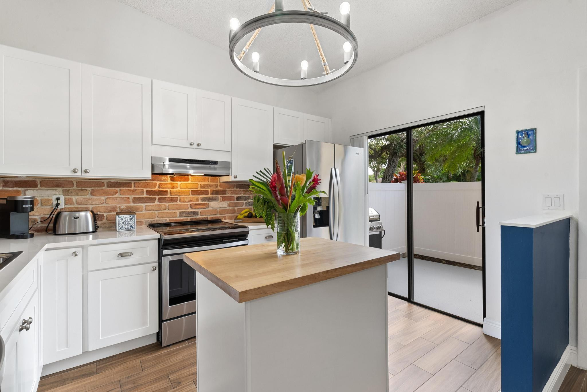 6785 Bridlewood Ct 6785