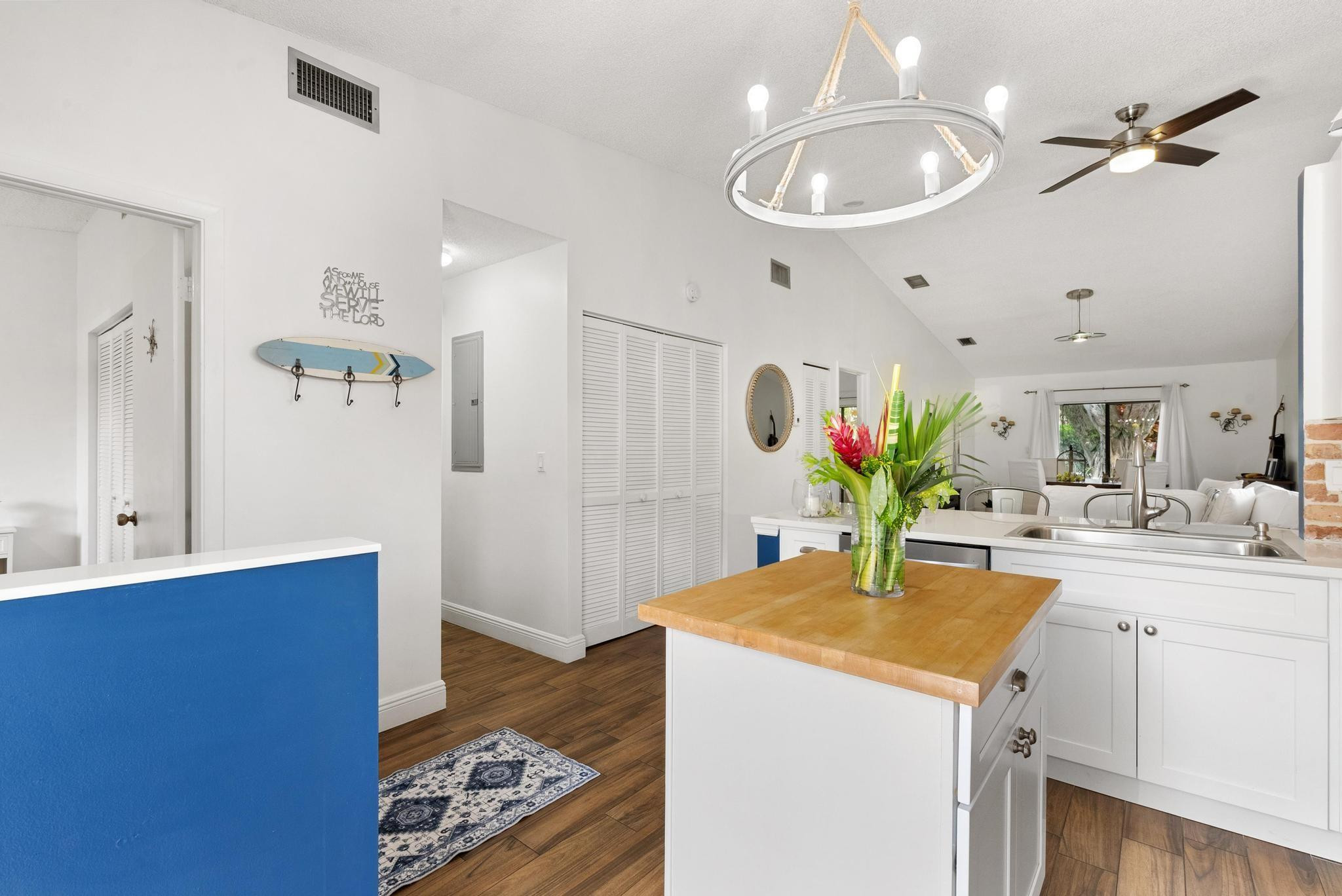 6785 Bridlewood Ct 6785