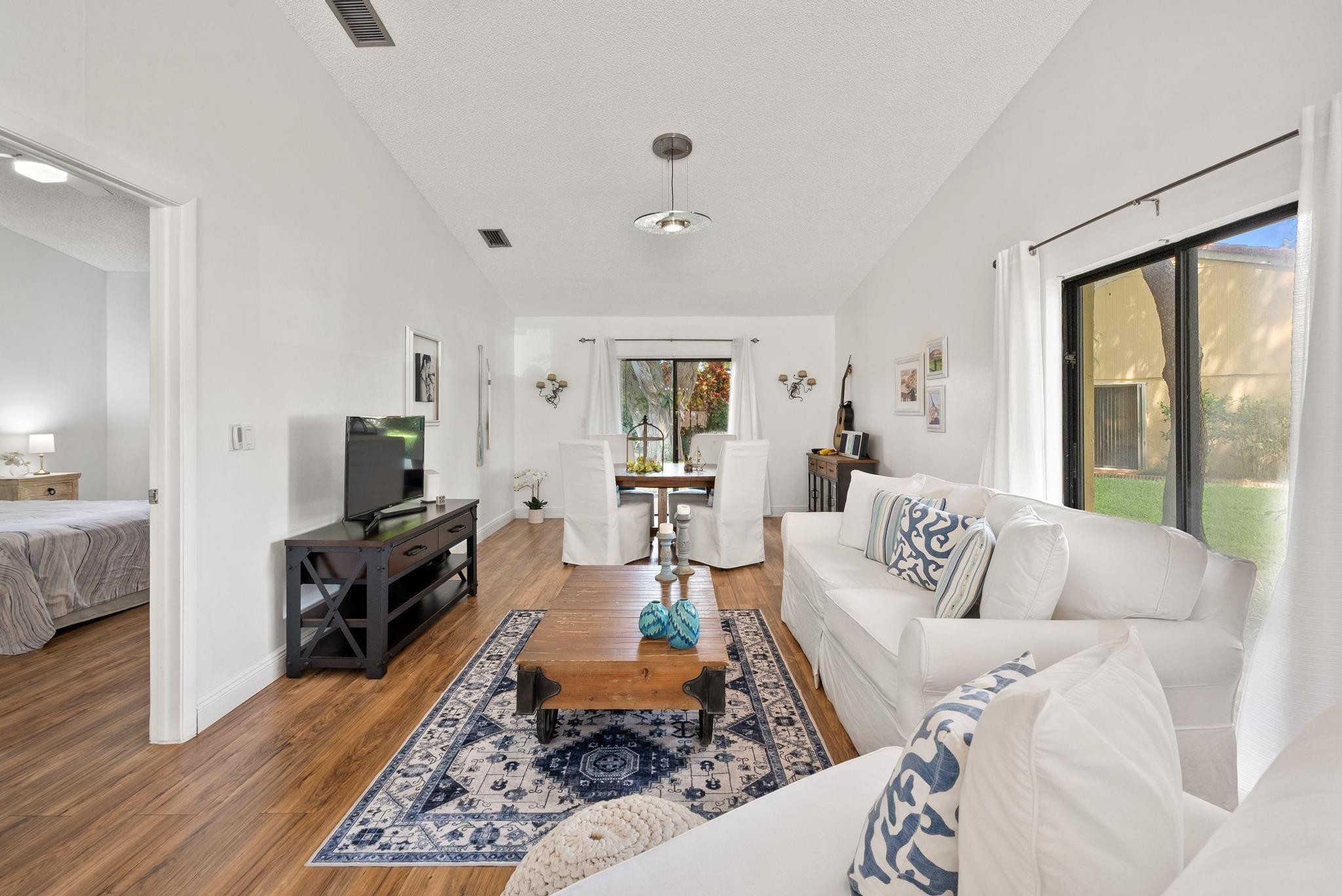 6785 Bridlewood Ct 6785