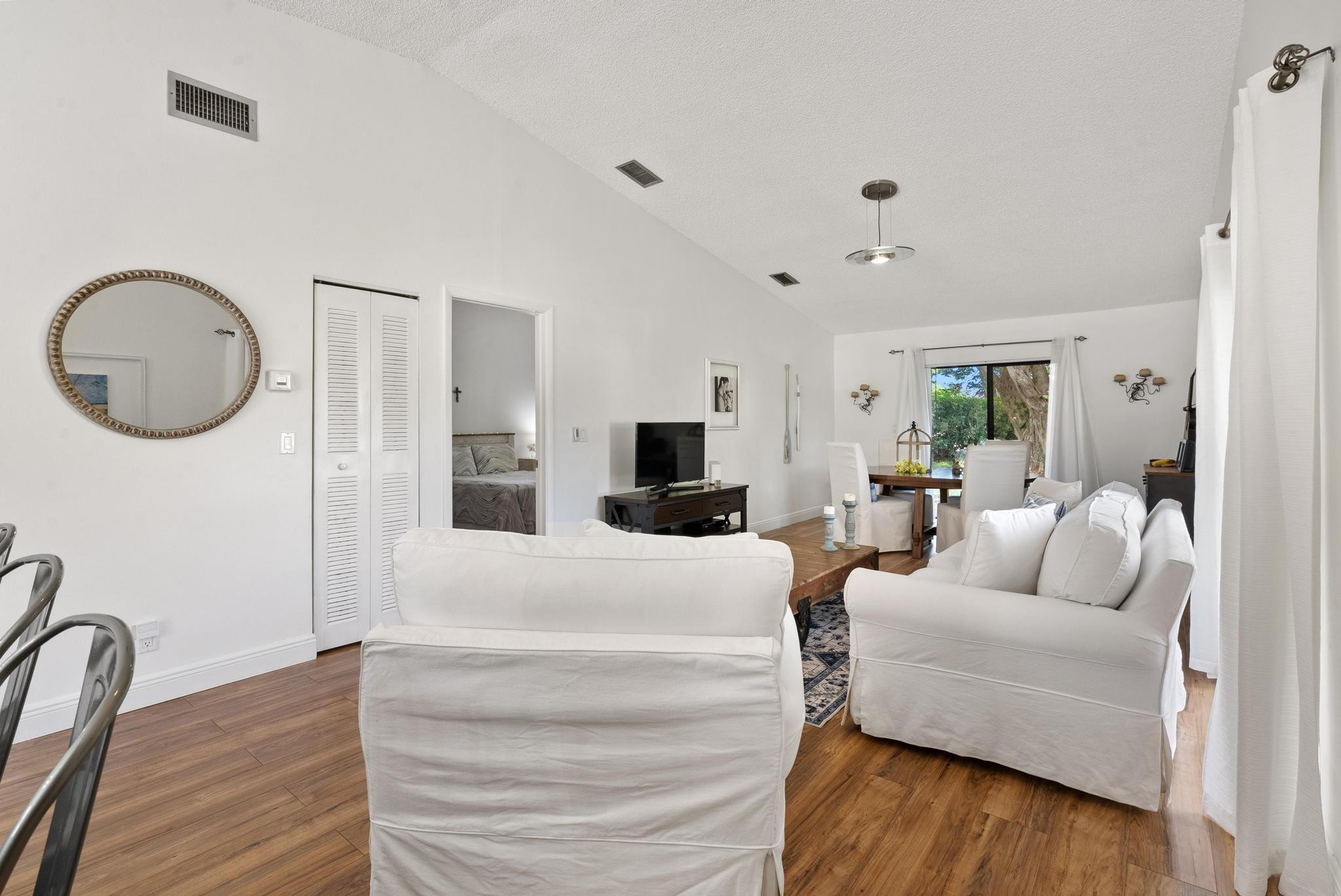 6785 Bridlewood Ct 6785