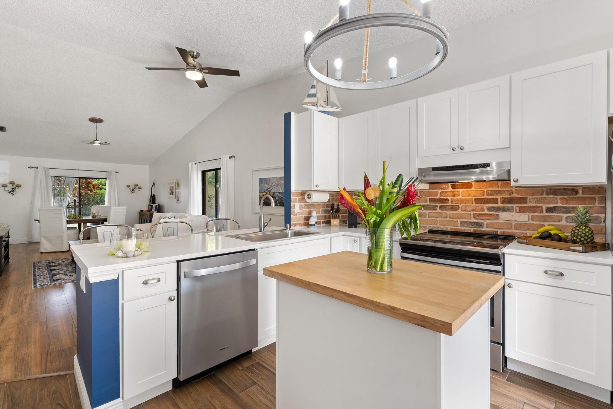 6785 Bridlewood Ct 6785