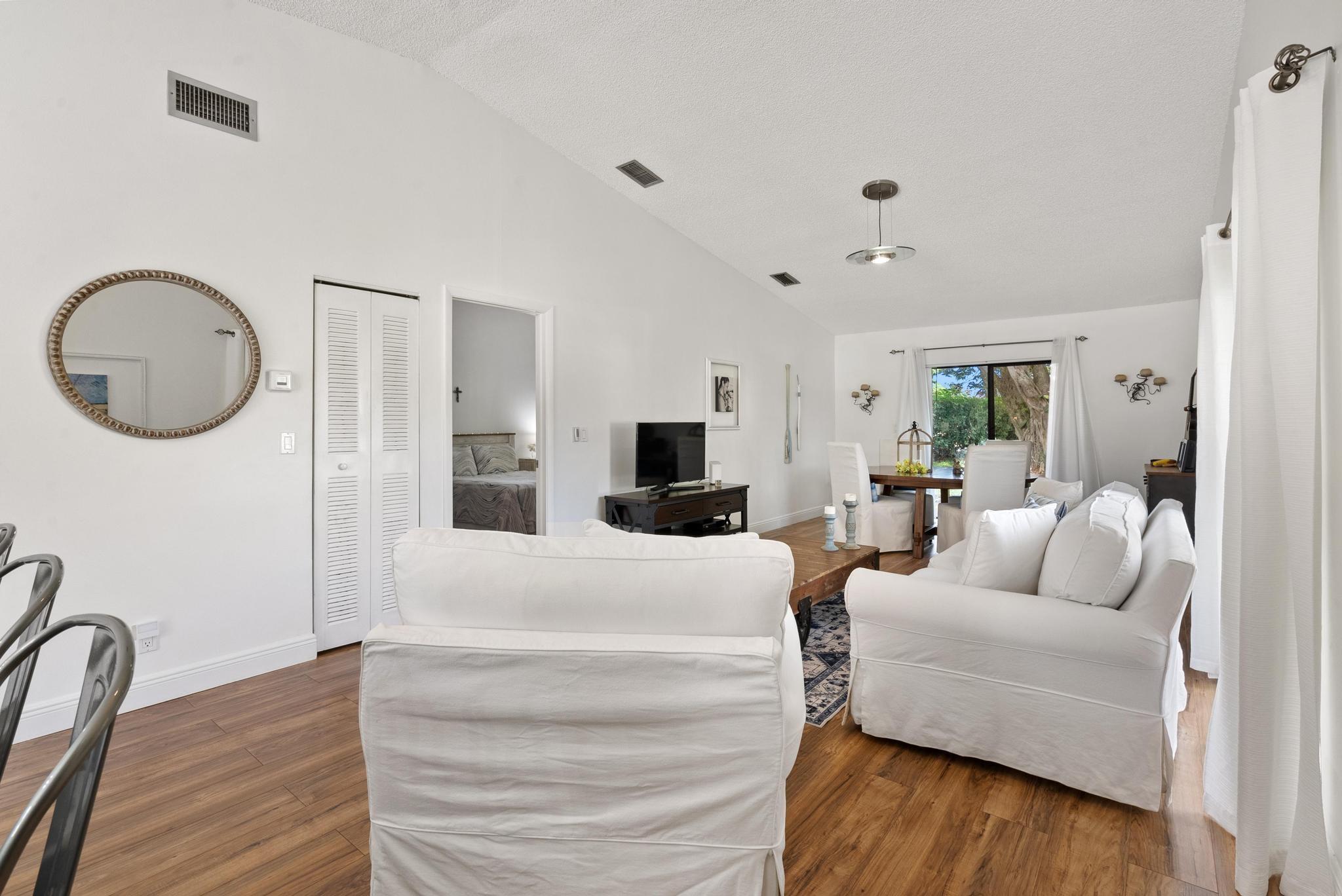 6785 Bridlewood Ct 6785