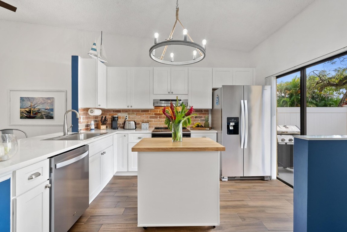 6785 Bridlewood Ct 6785