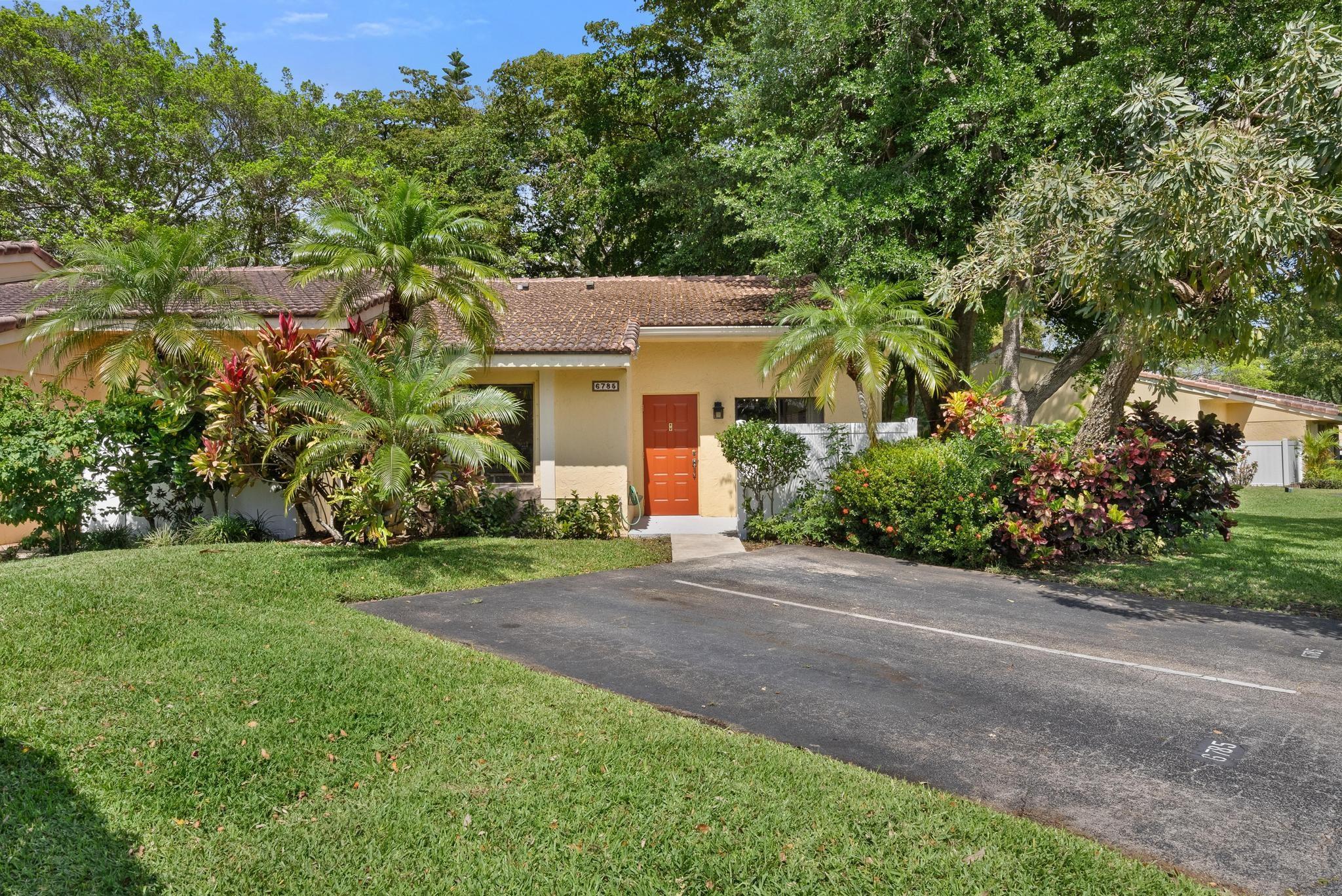 6785 Bridlewood Ct 6785