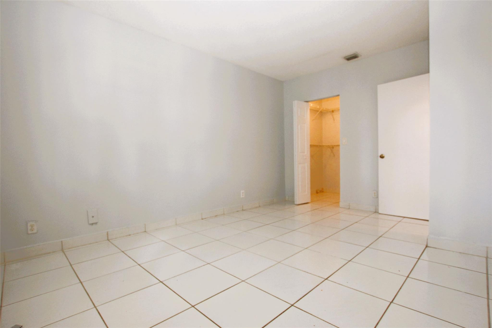 11581 NW 42ND ST 11581