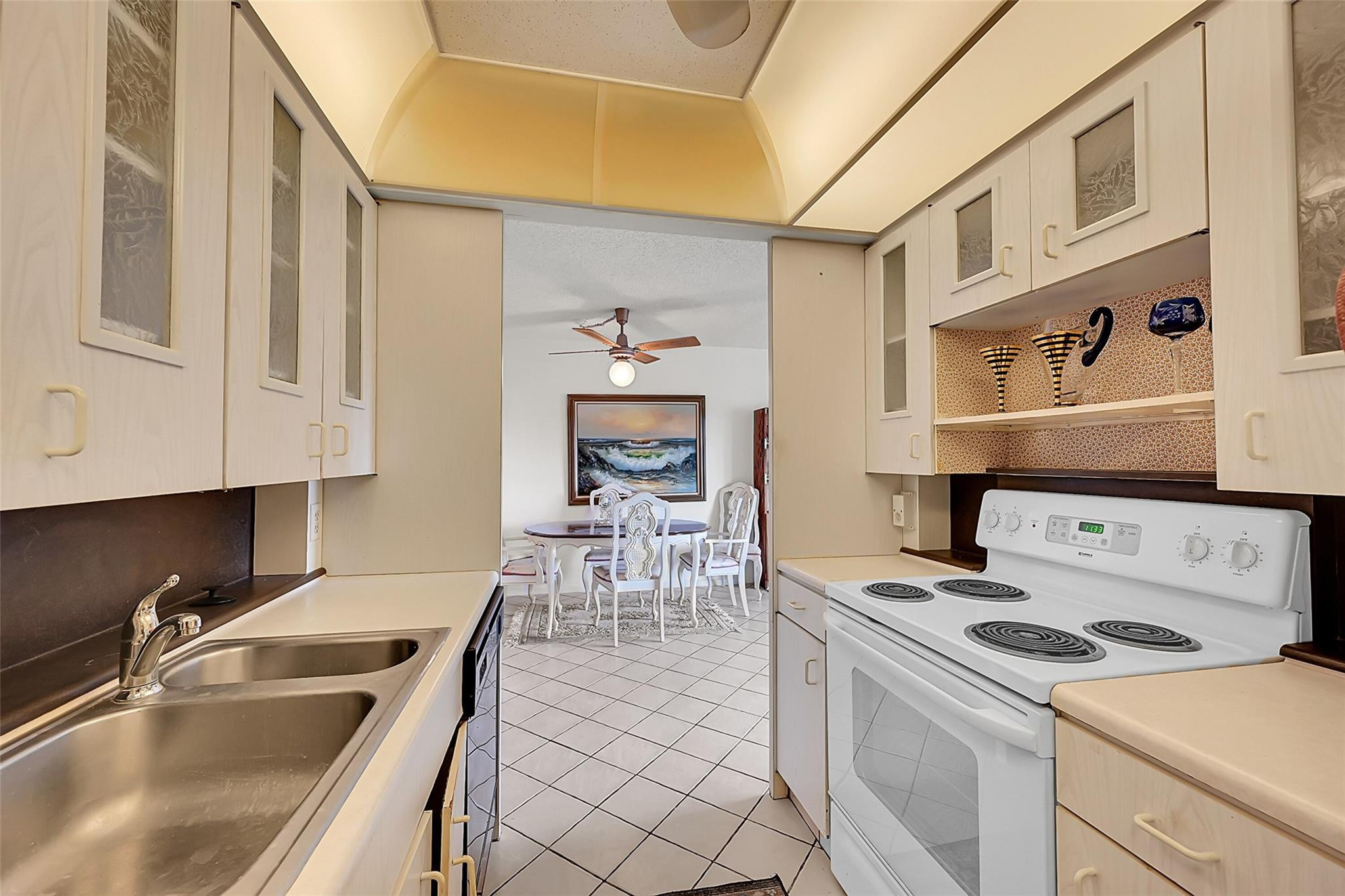 2404 Antigua Cir F4