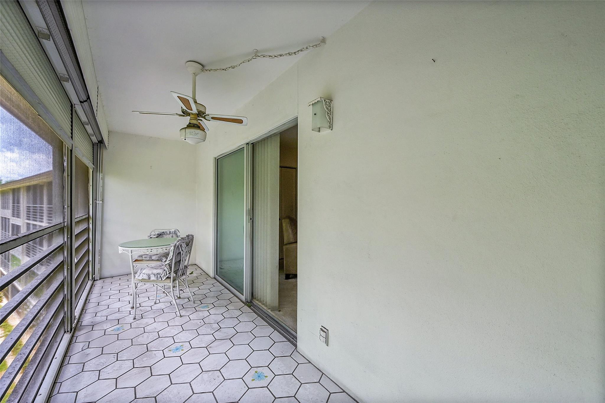 2404 Antigua Cir F4