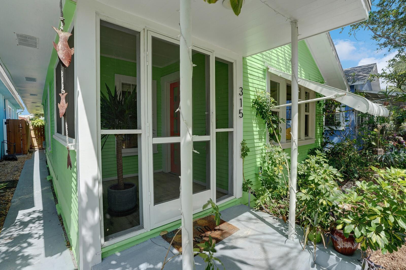 315 N M St