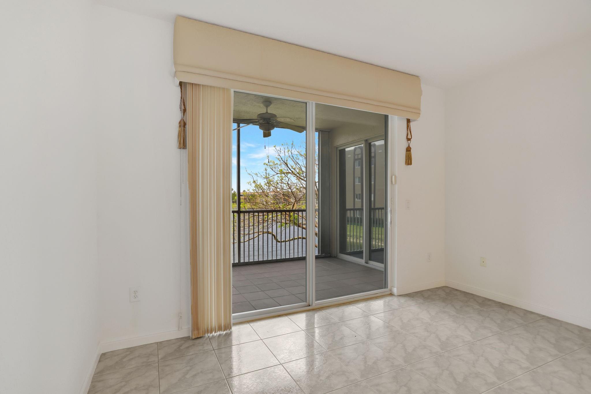 7727 Southampton Ter 205