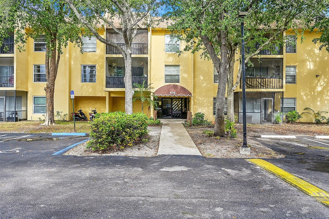 470 NW 20th St 3090