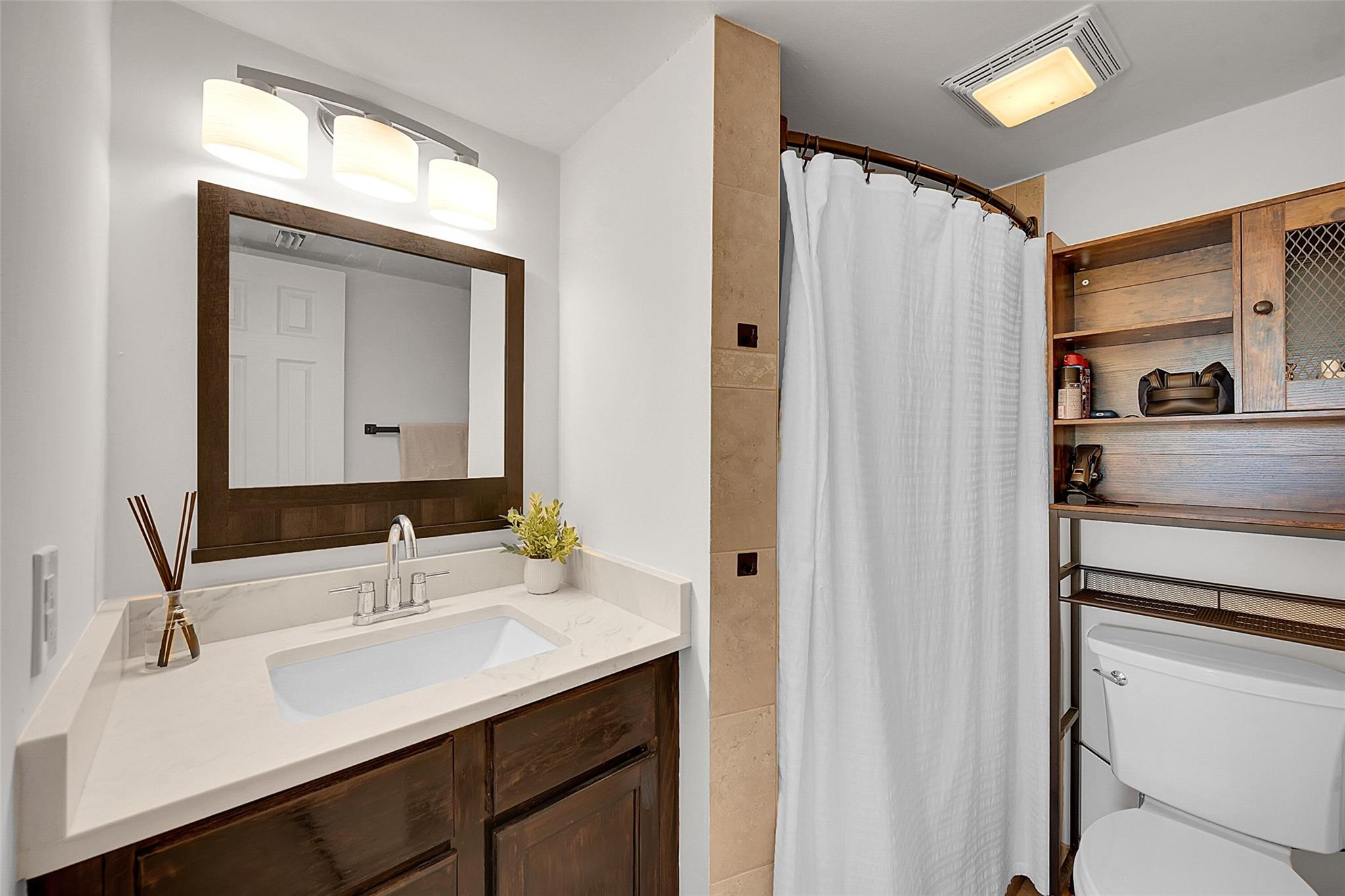 2850 NE 14th Street Cswy 203