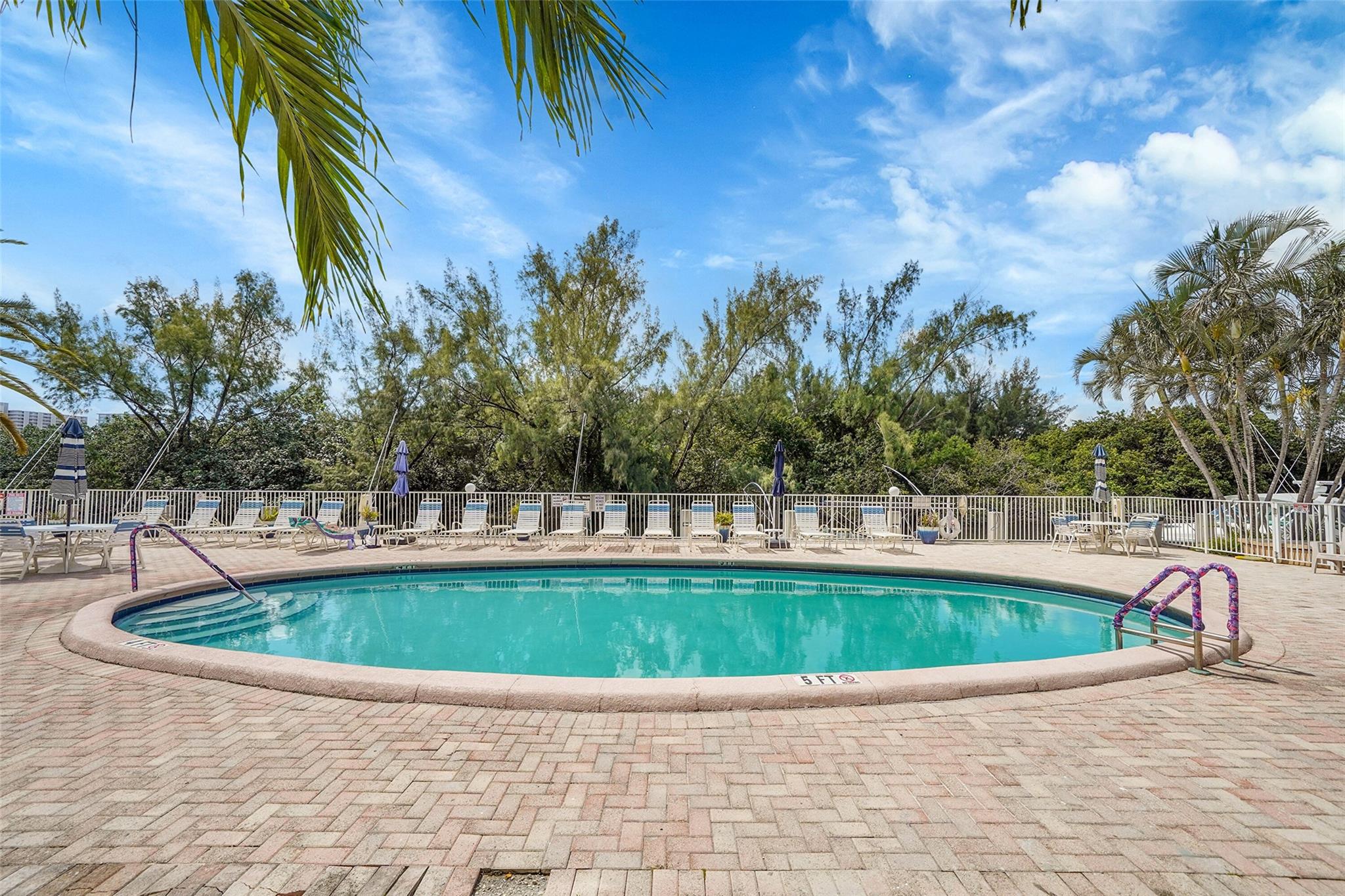 2850 NE 14th Street Cswy 203