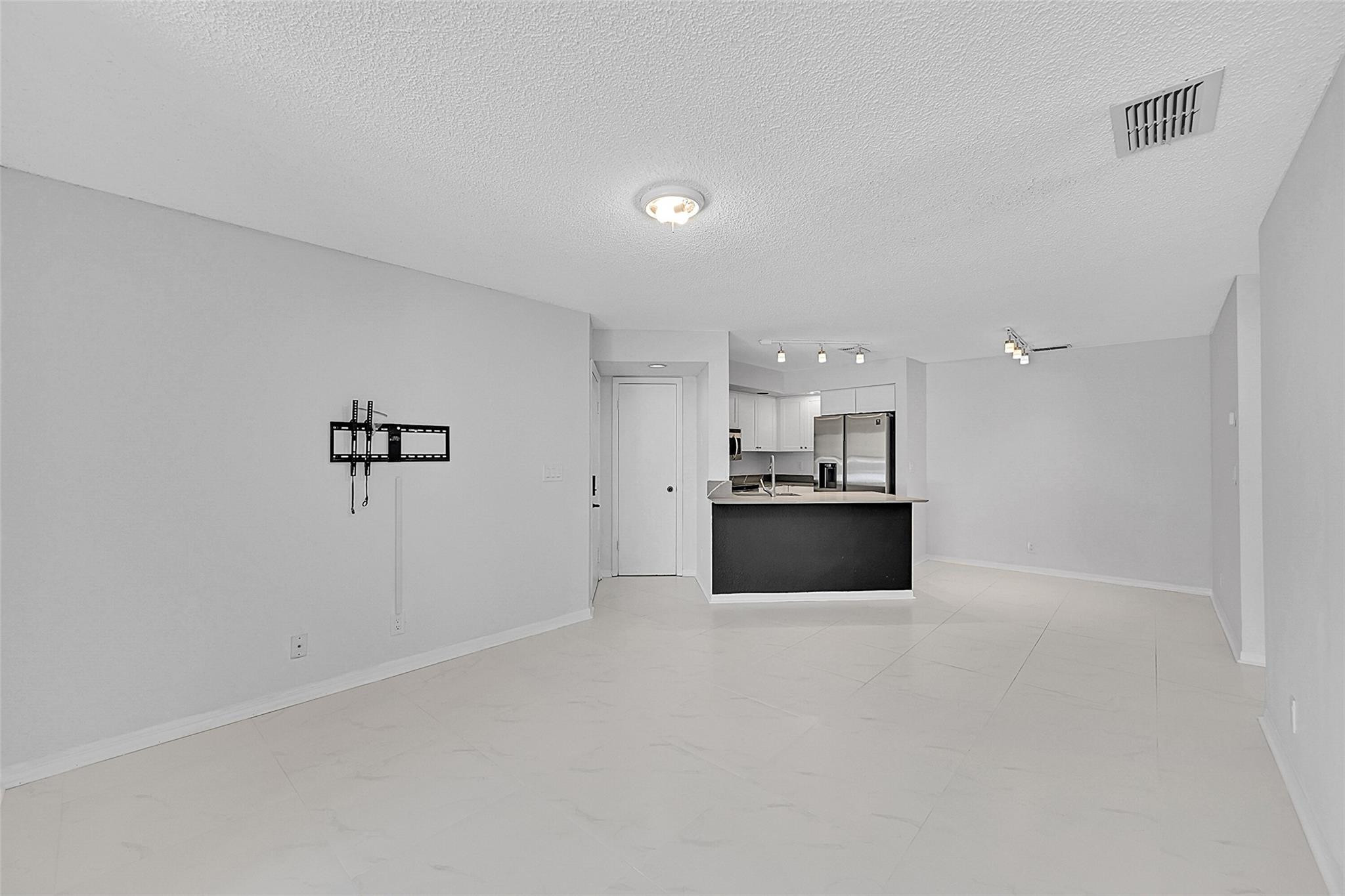 3350 N Pinewalk Dr N 1416