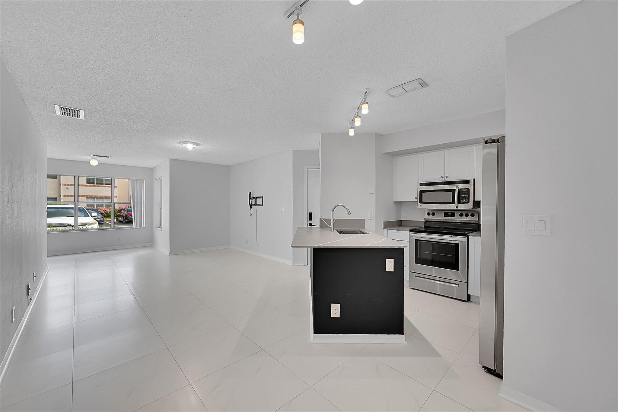 3350 N Pinewalk Dr N 1416