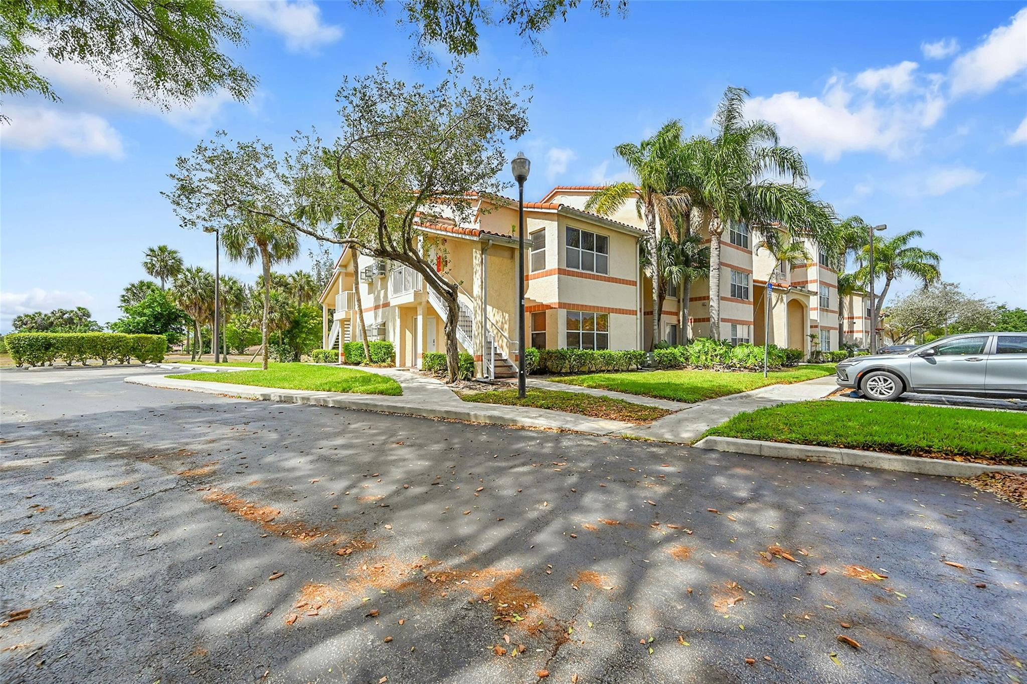 3350 N Pinewalk Dr N 1416