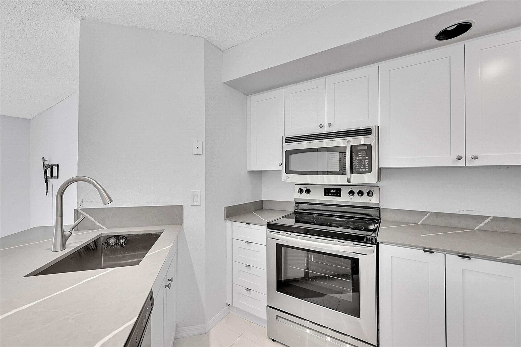 3350 N Pinewalk Dr N 1416