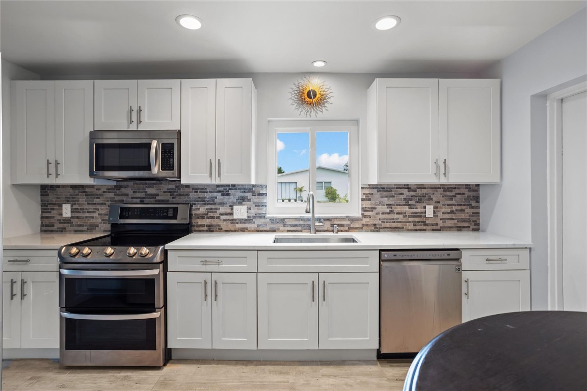 6579 Country Wood Way